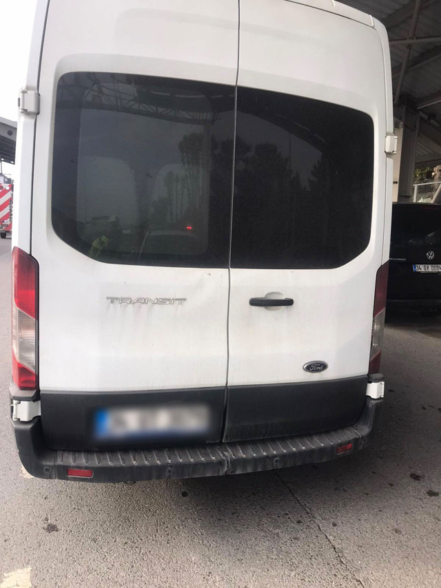 Şarkıcı Yıldız Tilbe sivil polis aracına çarptı - Resim: 0