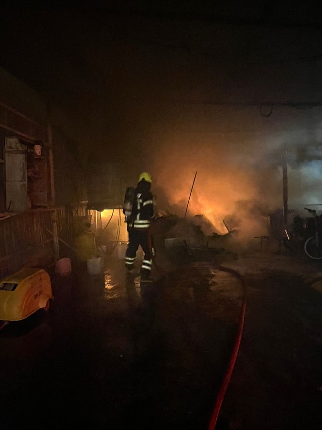 Mersin'de oto yıkamacıda çıkan yangında 1 kişi öldü - Resim: 0