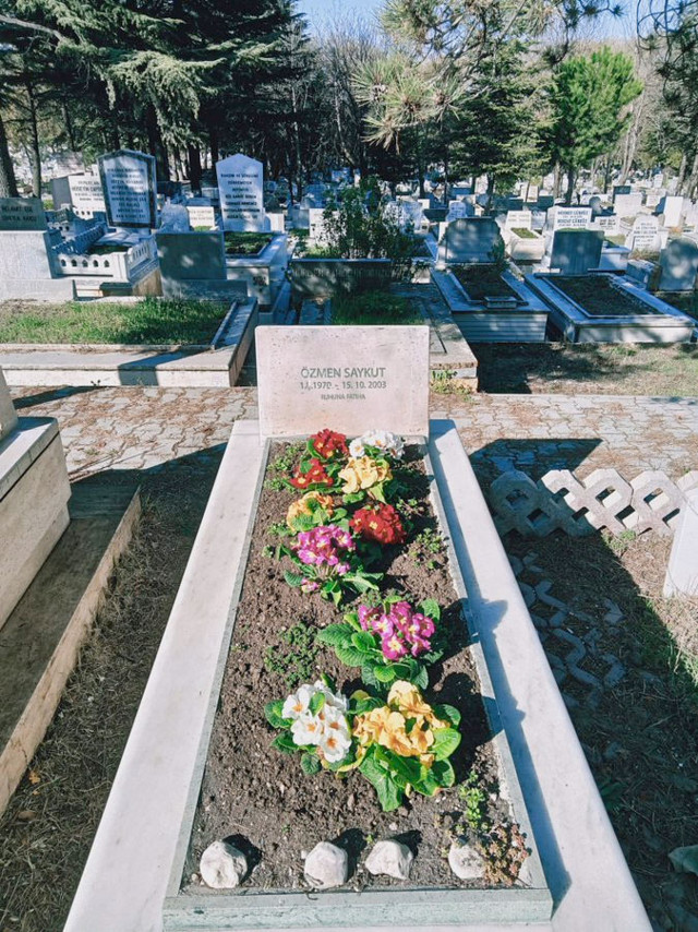 Gazeteci Talat Atilla'nın babasının mezarına alçak eylem - Resim: 0