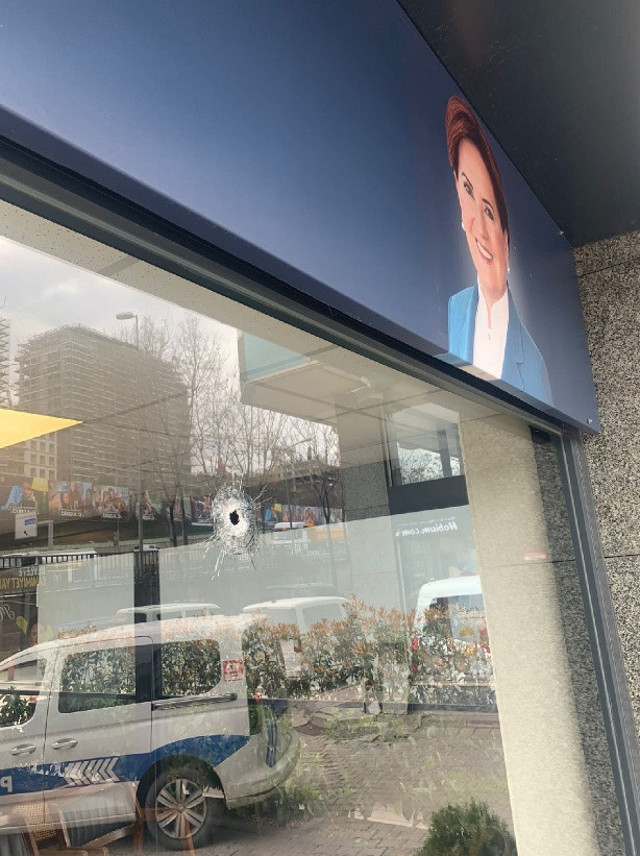 İYİ Parti İstanbul İl Başkanlığı’na silahlı saldırı düzenlendi! Meral Akşener gidiyor.. - Resim: 3