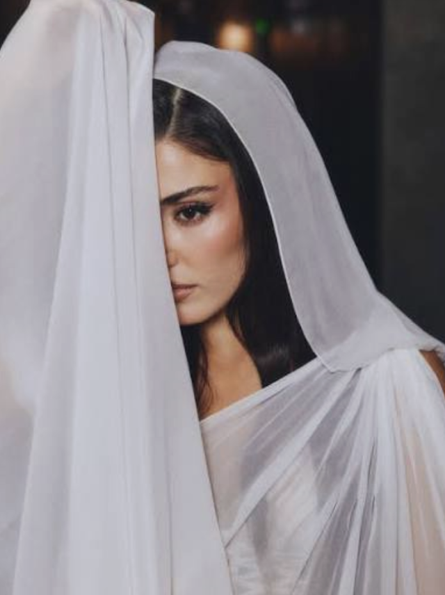 Hande Erçel Milano'da! Tarzı ile gecenin en dikkat çeken ismi oldu - Resim: 3