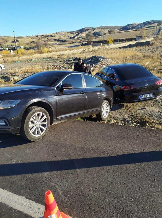 İYİ Parti Genel Başkanı Meral Akşener'in konvoyunda kaza - Resim: 0