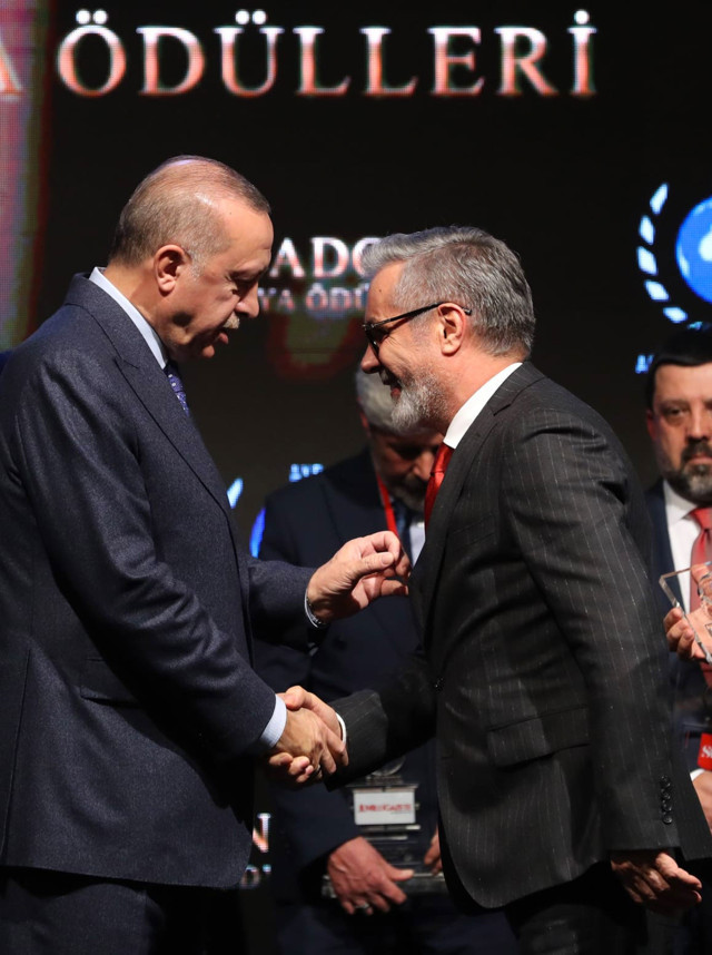 Gazeteciler.com'a yılın en iyi medya haber sitesi ödülü - Resim: 0