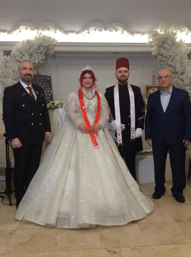 2. Abdülhamid'in torunu İstanbul'da evlendi: İlber Ortaylı nikah şahidi oldu - Resim: 1