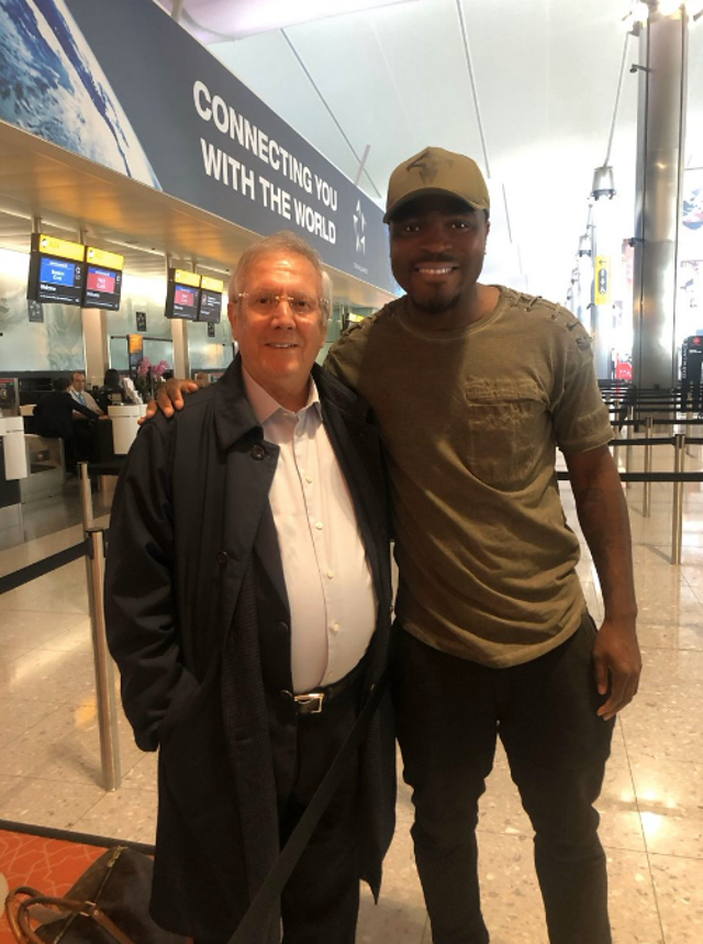 Ümit Özat türkü söyledi Aziz Yıldırım kendinden geçti - Resim: 1