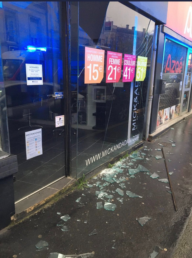 Fransa'da patlama! 3 yaralı, 2 kişi enkaz altında - Resim: 1