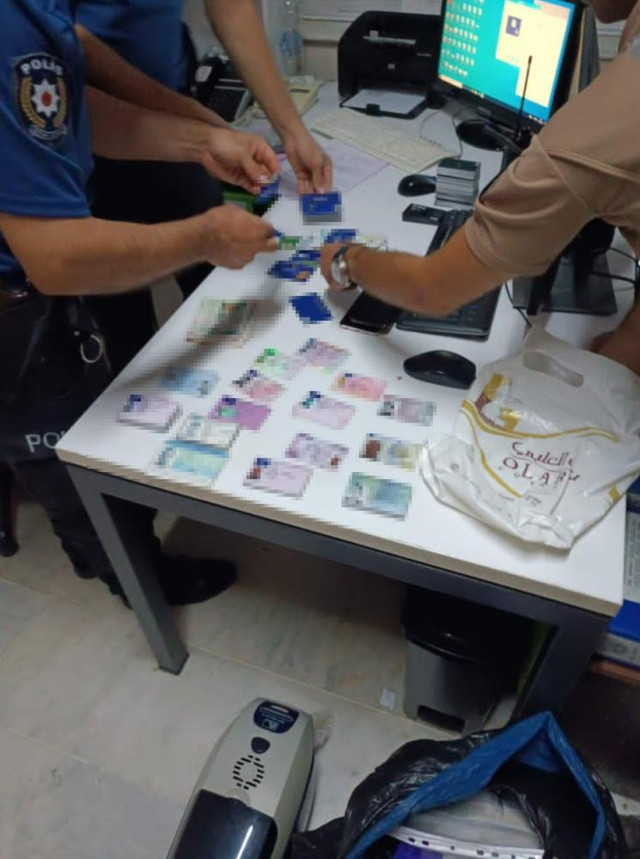 Mersin'de organize suç örgütü çökertildi: Ele geçirilenler şoke etti! Hepsi Avrupa ülkelerinde geçerli... - Resim: 4