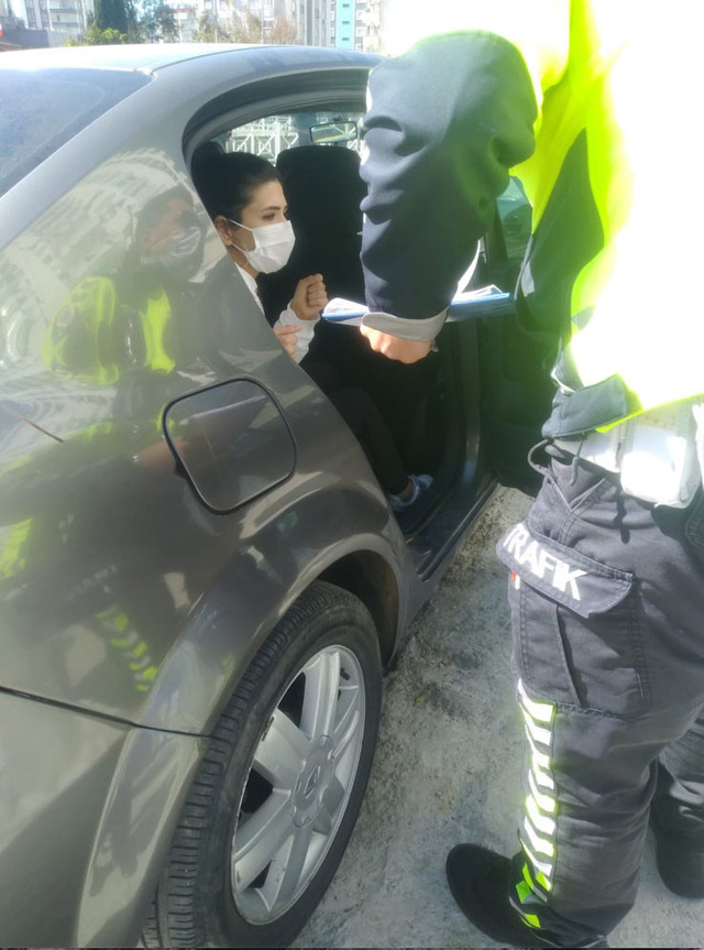 Adana'da genç kız otomobiliyle su kanalına uçtu - Resim: 0