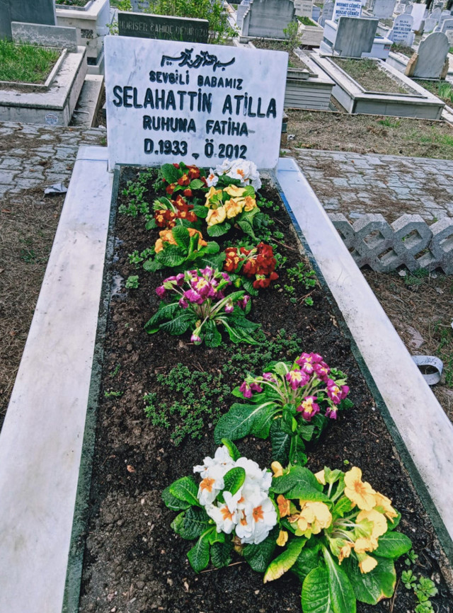 Erdal Beşikçioğlu sessizliğe gömüldü, Talat Atilla isyan etti: "Benim babam sizin yedek figüranınız mı?" - Resim: 1