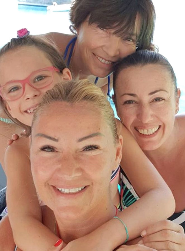 Makyajsız hali hayranlarını üzdü - Resim: 2