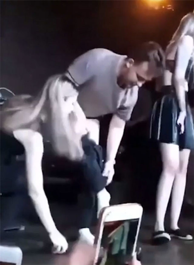 Bu nasıl etkinlik? 90 TL için sahnede çırılçıplak soyundular - Resim: 3