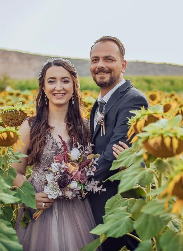 Nişanlı çift, düğünde muhtarın tabancasından çıkan kurşunla yaralandı - Resim: 0