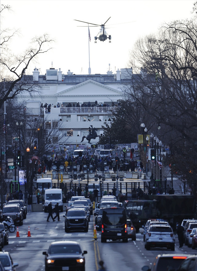 ABD'de Donald Trump dönemi resmen bitti! Trump Beyaz Saray'dan ayrıldı Mike Pence bile uğurlamadı - Resim: 3