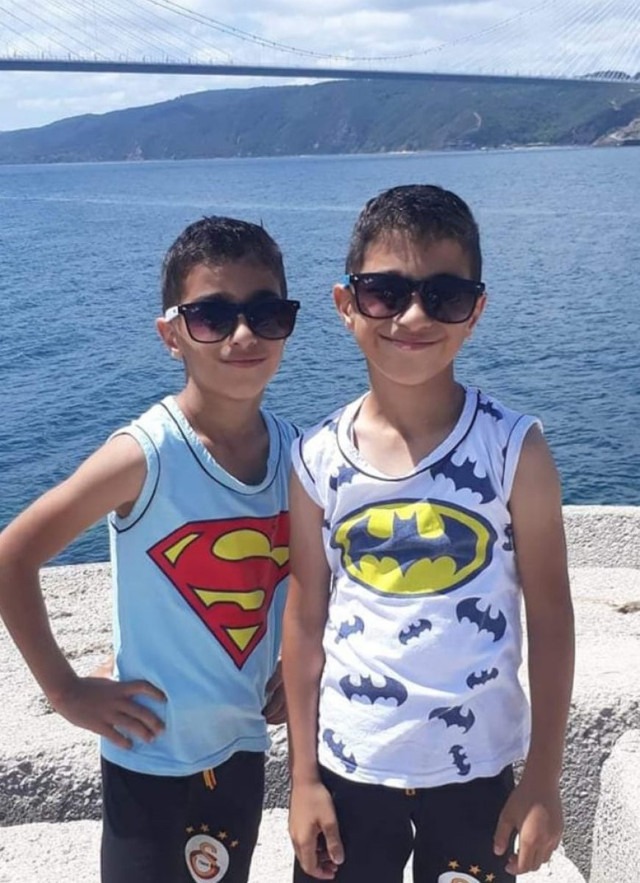 İstanbul'da parkta üzerine aydınlatma direği düşen çocuk öldü - Resim: 0