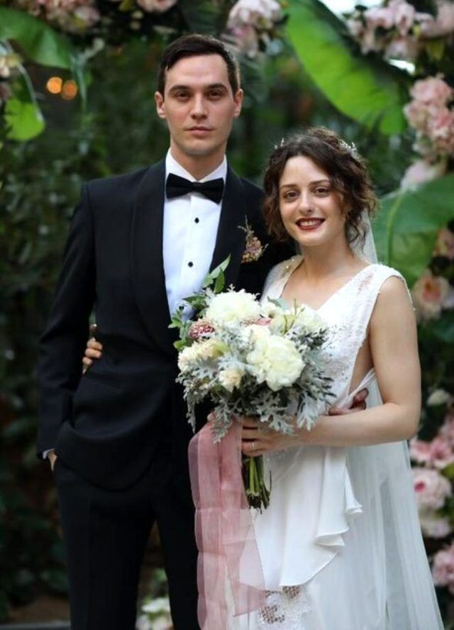 Bir Aile Hikayesi'nin Derya'sı Seren Şirince evlendi! İngiliz damat geldi - Resim: 2
