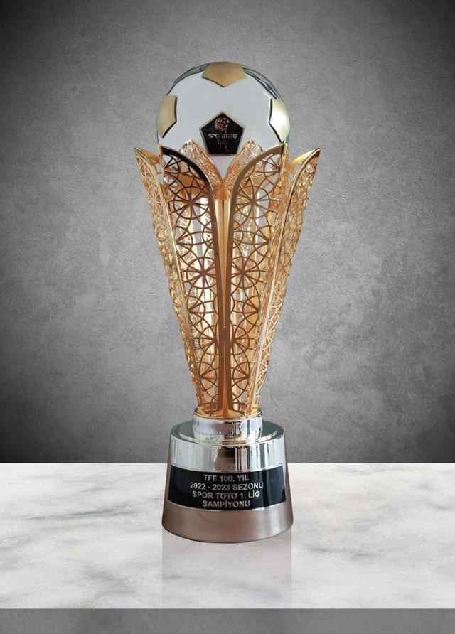 TFF duyurdu; futbolda şampiyonluk kupaları 100. yıla özel yenilendi - Resim: 0