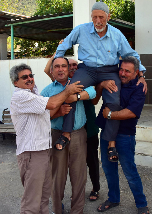 'Barış Pınarı Harekatı'na gönüllü katılmak için başvurmuştu yaşlı adam kendini astı - Resim: 0