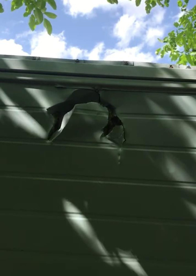 Malatya'da ilginç olay: Evde bomba gibi patlayan tüp, konteyneri deldi geçti! - Resim: 2