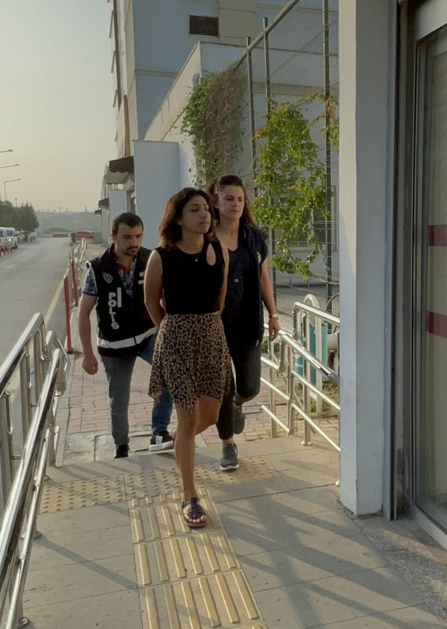 Adana'da hastanenin ilaçlarını parayla sattılar! Devlet 2 milyon lira zarara uğratıldı - Resim: 0