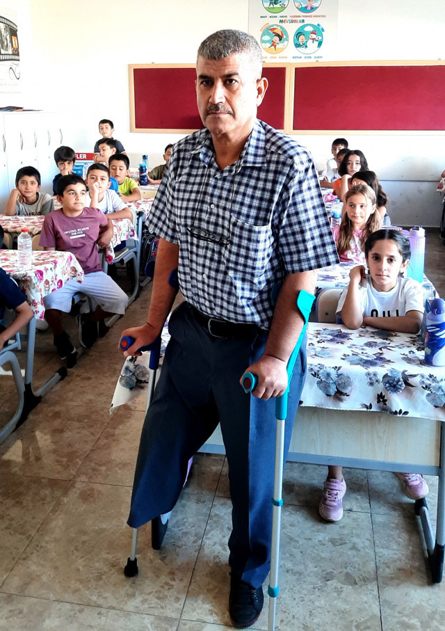 Deprem ondan çok şey aldı ama o öğrencilerini bırakmadı - Resim: 1