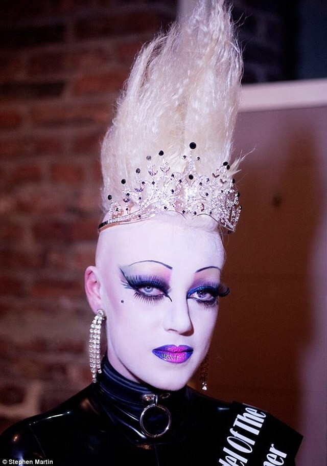 Albino genç kız taç giydi - Resim: 4