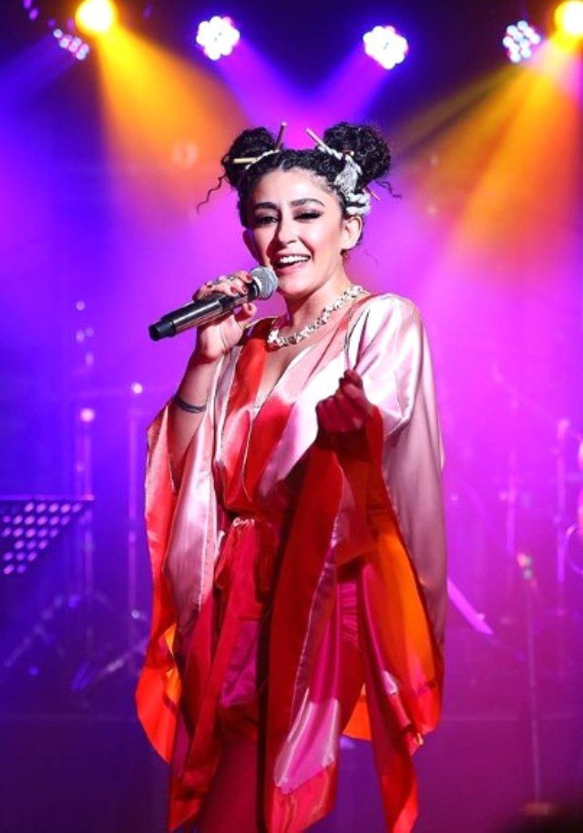 Melek Mosso, orta parmak işareti yaptı! Savcılık kötü haberi verdi - Resim: 1