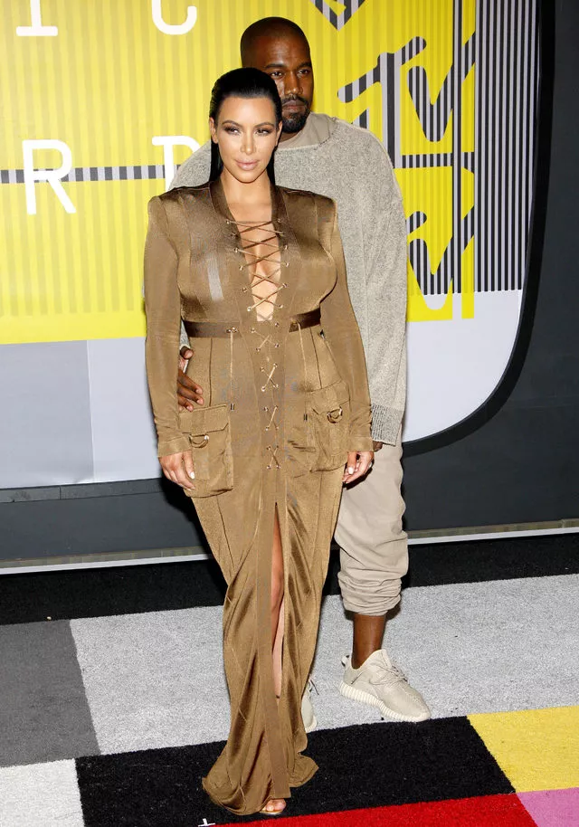 K﻿anye West ve Kim Kardashian boşandı! Kardashian'ın alacağı nafaka dudak uçuklattı - Resim: 4