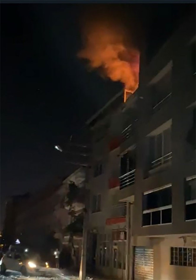 Eskişehir'de apartmanda patlama oldu! Bir kişi balkon camından uçtu - Resim: 0