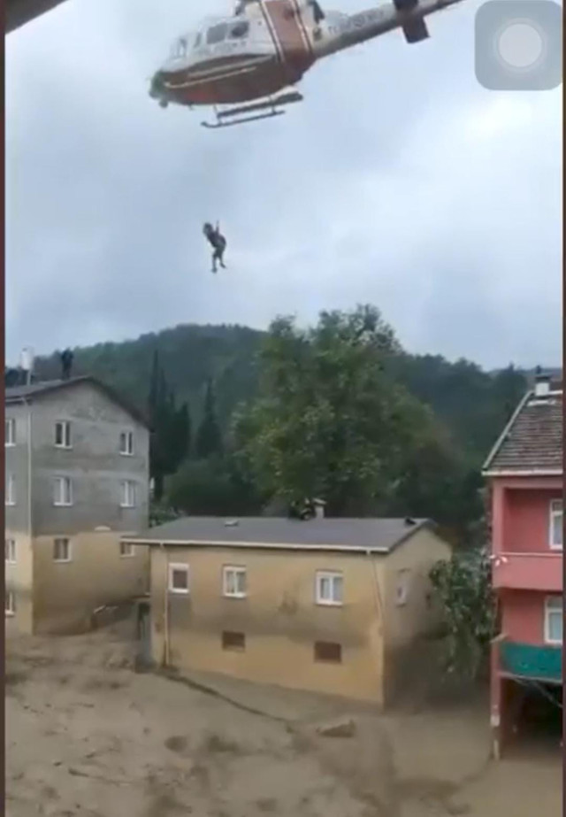 Bartın, Sinop ve Kastamonu'da sel felaketi! 72 saat uyarısı ölü sayısı sürekli artıyor - Resim: 4