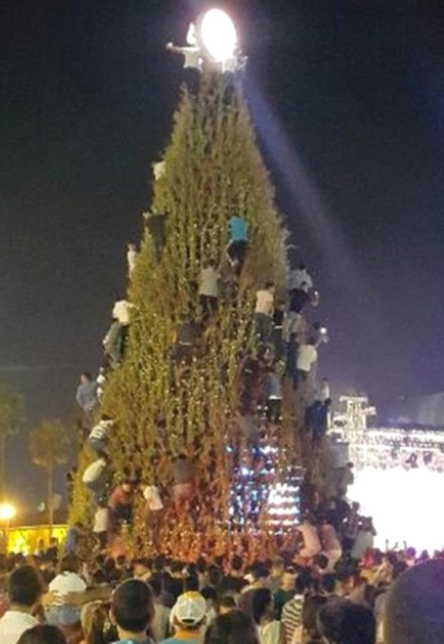 Hadise konserinde 'yok artık' dedirten görüntü - Resim: 2