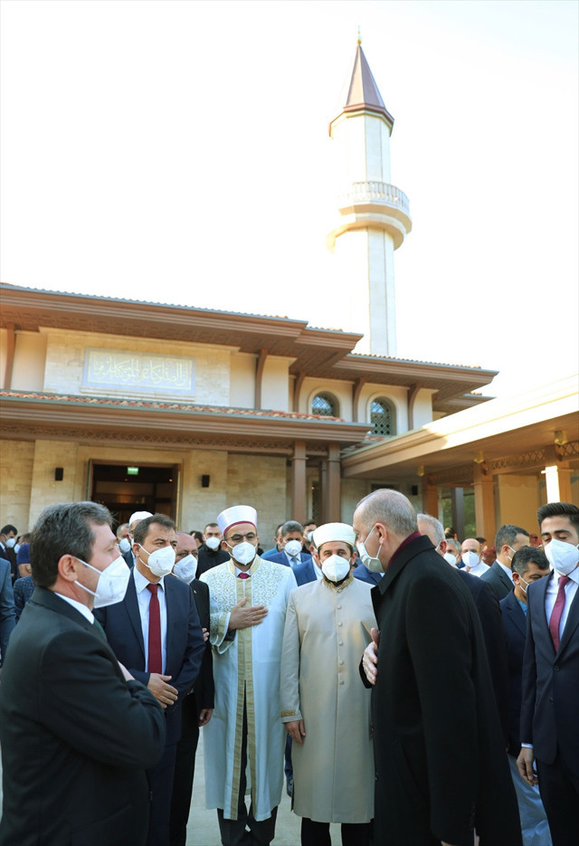 Cumhurbaşkanı Erdoğan bayram namazını Marmaris Millet Camisi'nde kıldı - Resim: 0