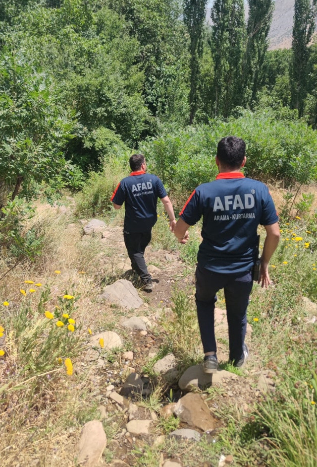 Hakkari'de 14 yaşındaki Rojda dünden beri kayıp! Çığlı köyü ve çevresi aranıyor - Resim: 1