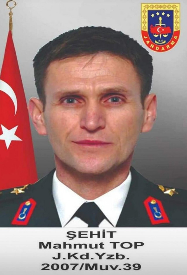 Van'da şehit düşen 3 kahraman askerimiz için tören düzenlendi - Resim: 2