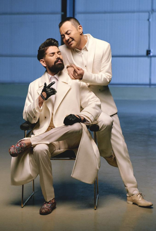 Serdar Ortaç'ın zor anları! Kardeş acısıyla sarsılmıştı: Klipte tabut taşıdı, çekimleri tamamlayamadı! - Resim: 1