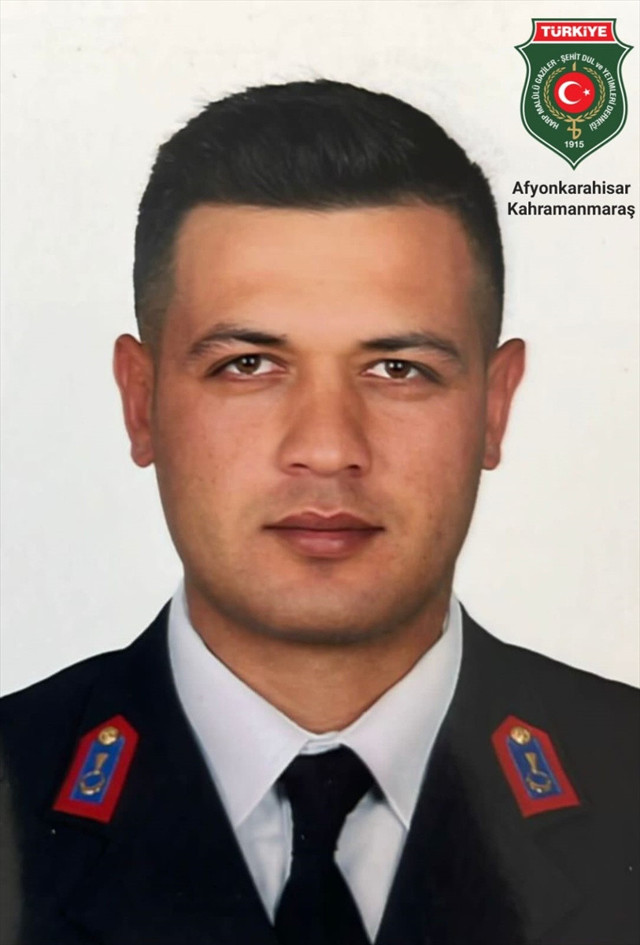 Alkollü kamyonet sürücüsünün çarptığı astsubay Mustafa Tatlı şehit oldu - Resim: 3