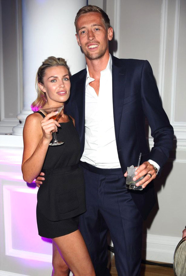 Ünlü model için iğrenç yorum! Eşinin verdiği cevap tam bir bomba - Resim: 1