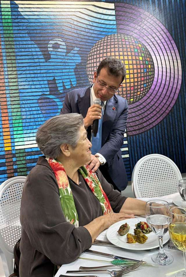 Ekrem İmamoğlu, seçim kampanyasında kendisini en çok sevindiren şeyi açıkladı! Başörtülü kadınlar... - Resim: 0