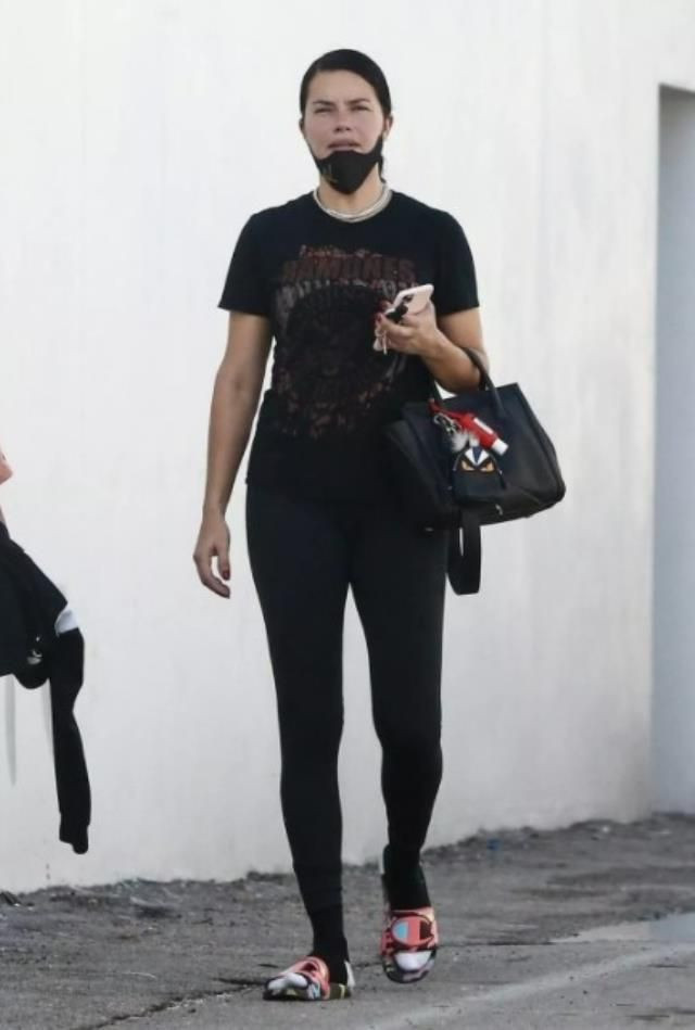 Adriana Lima makyajsız haliyle görenleri hayrete düşürdü kızıyla görüntülendi - Resim: 3