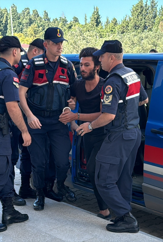 Yalova'da kız öğrencileri taciz ettiği öne sürülen kişi tutuklandı - Resim: 1