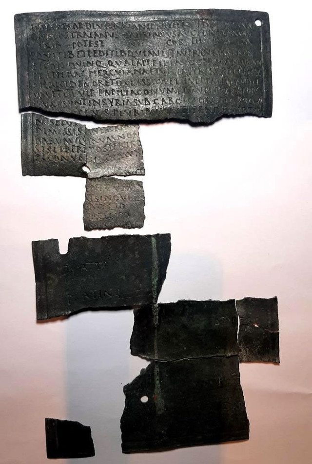 Dünya’da 800 adet bu diplomadan bulunuyor 1898 yıllık askeri diploma Türkçeye çevrildi - Resim: 0