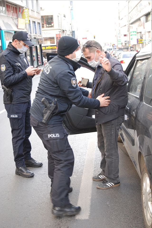 İstanbul'da 'Yeditepe Huzur' asayiş uygulaması yapılıyor! Didik didik aranıyorlar - Resim: 2