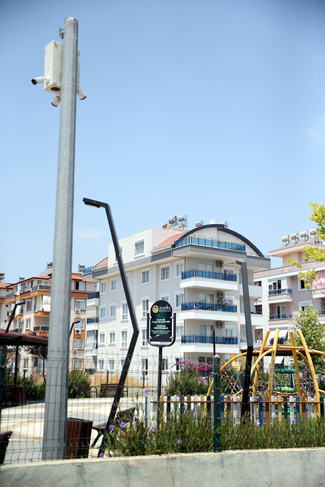 Antalya'da ilahi adalet! Yön ayarı bozulan kamera dehşet anlarını an be an kaydetti - Resim: 0