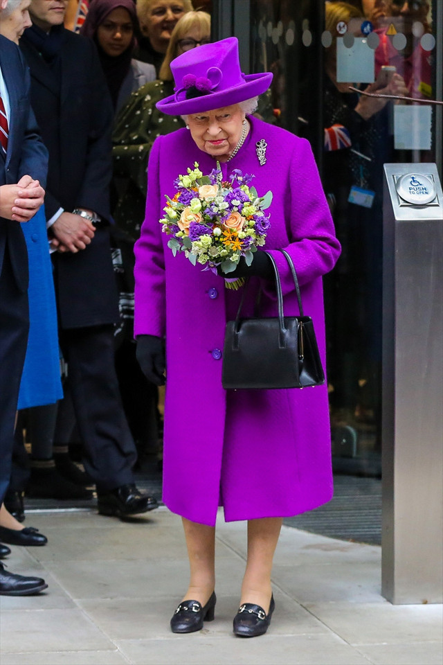 İngiltere Kraliçesi 2. Elizabeth hayatını kaybetti! - Resim: 2