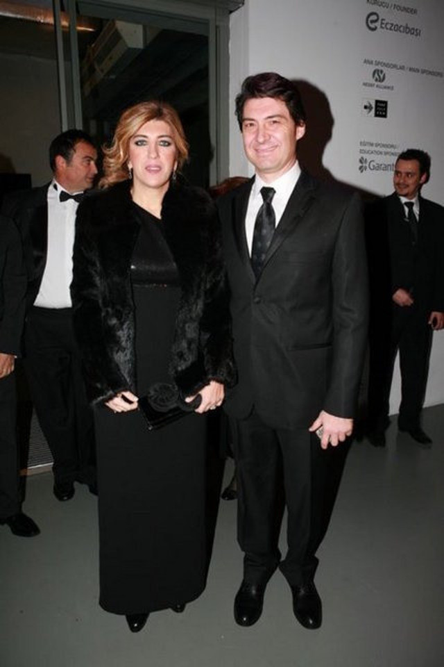 Ünlü iş adamı Halis Toprak'ın damadı oturduğu evin kirasını ödeyemiyor! Ev sahibi ile davalık oldu - Resim: 0