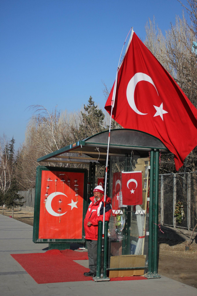 'Bayrak Dede' hayatını kaybetti - Resim: 0