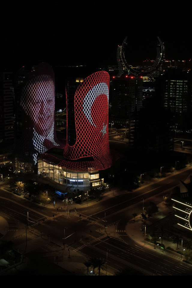 Katar'ın başkentinde Cumhurbaşkanı Erdoğan ve Türk bayrağı - Resim: 0