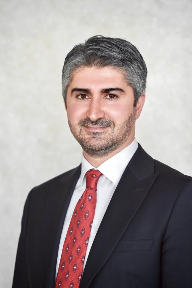 Aile ve Sosyal Hizmetler Bakan Yardımcısı Zafer Tarıkdaroğlu kimdir eşi ve çocukları... - Resim: 0