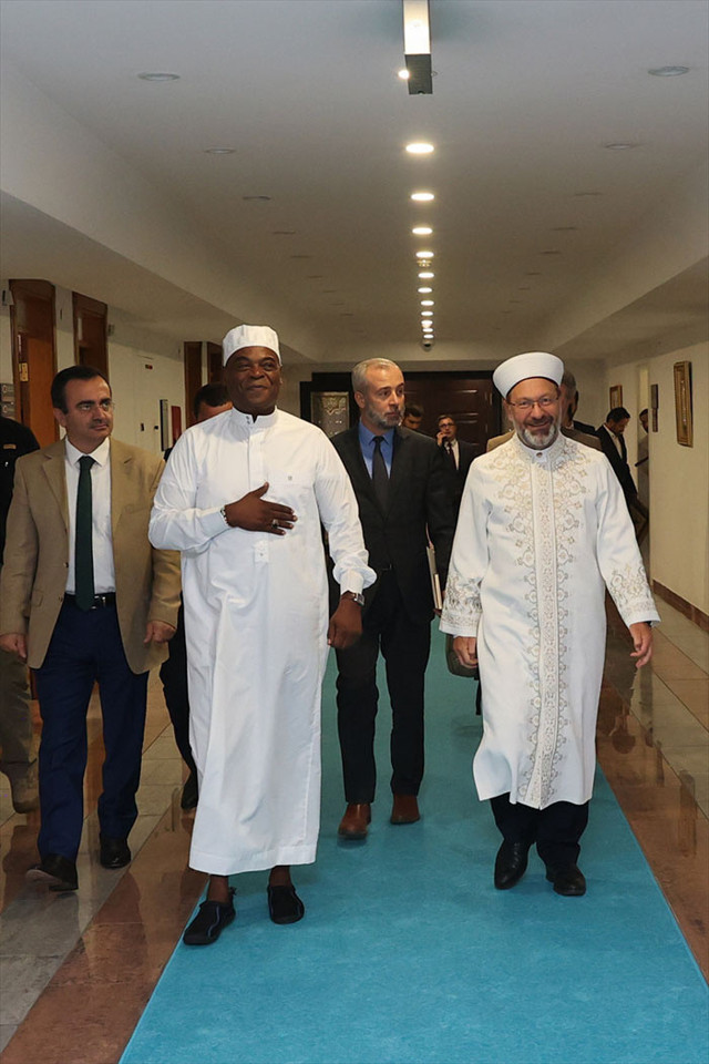 Rahip müslüman oldu binlerce müridi İslamiyeti seçti Ali Erbaş eski rahip Richmond'u kabul etti - Resim: 0