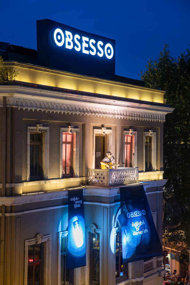 Beşiktaş'ta Harun Tekin'den mini konser - Resim: 1