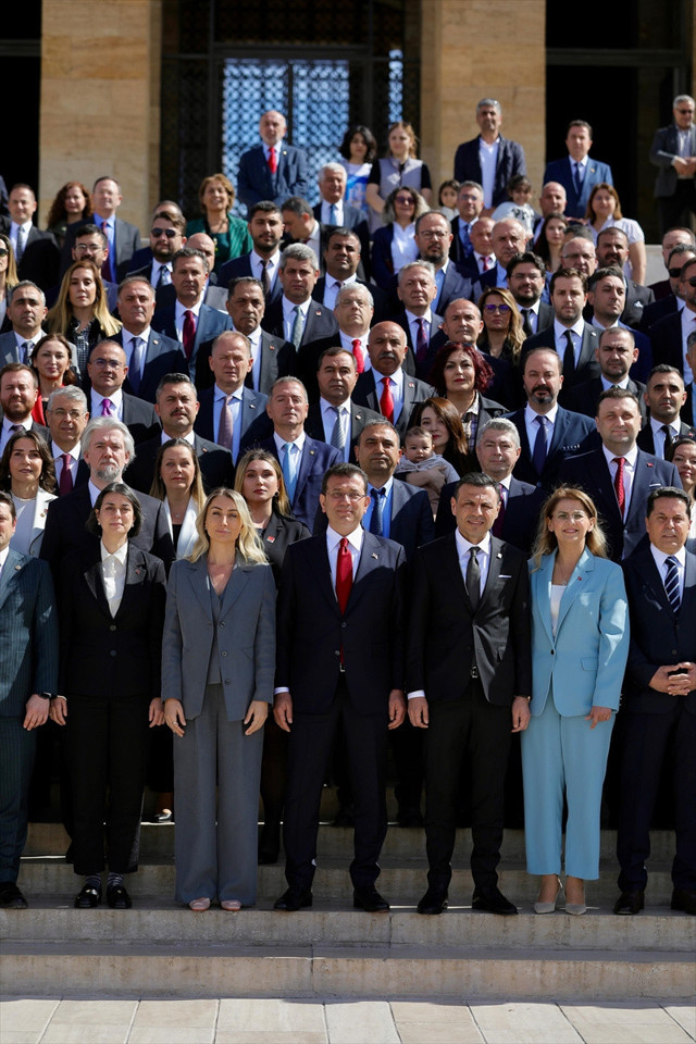 İBB Başkanı Ekrem İmamoğlu, Anıtkabir'i ziyaret etti - Resim: 0